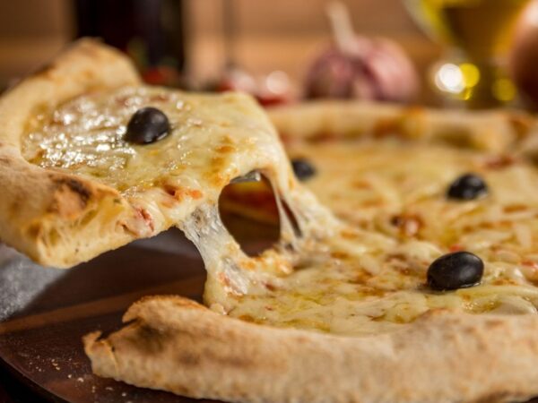 Já que o final de semana é em casa … MIKI tem Pizzas Napolitanas no jantar