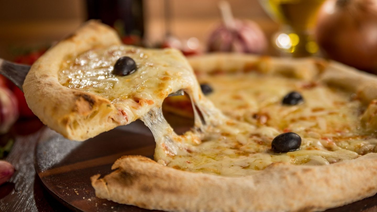 Já que o final de semana é em casa … MIKI tem Pizzas Napolitanas no jantar