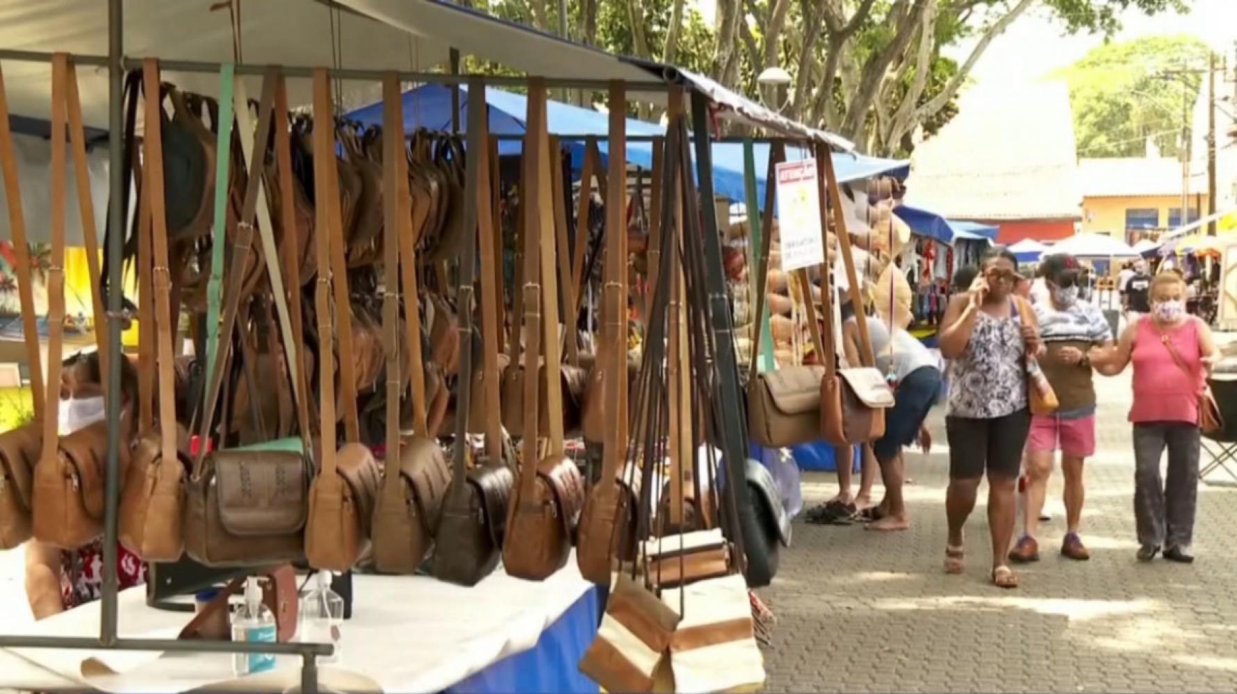 Embu das Artes retoma feira de artesanato sábados e domingos