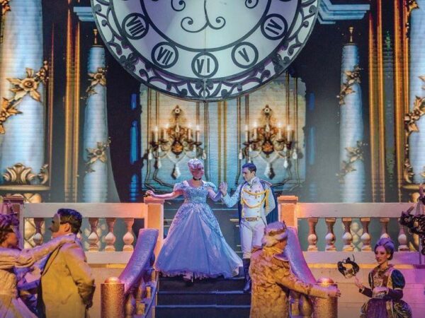 Superprodução Cinderella retorna ao Teatro Liberdade para nova temporada