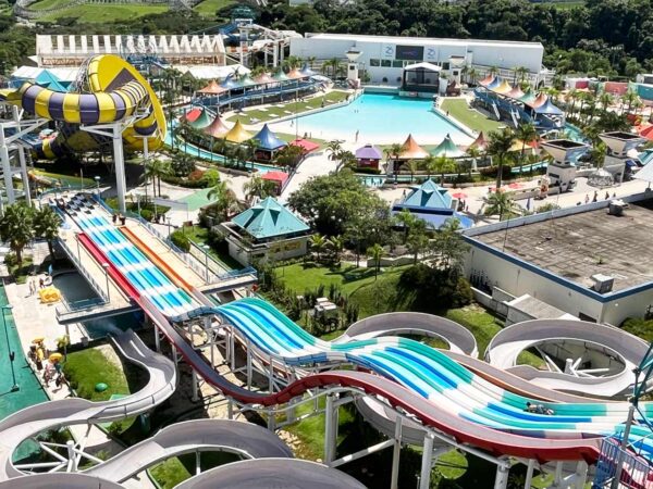 Dezembro no Wet’n Wild: espumas e encantos para fechar o ano com muita diversão!!