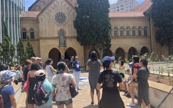 São Paulo comemora 471 anos com edição especial do Walking Tour e pocket show na Avenida Paulista