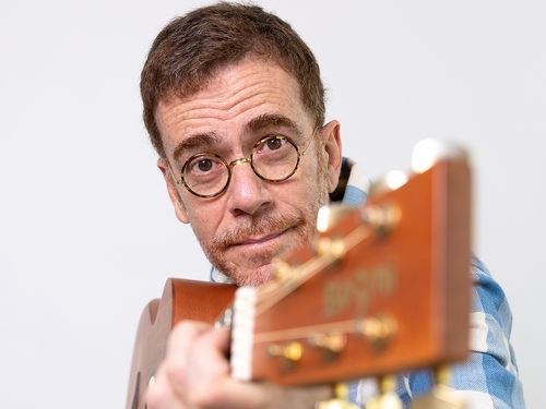 Nando Reis faz show gratuito no Vale do Anhangabaú